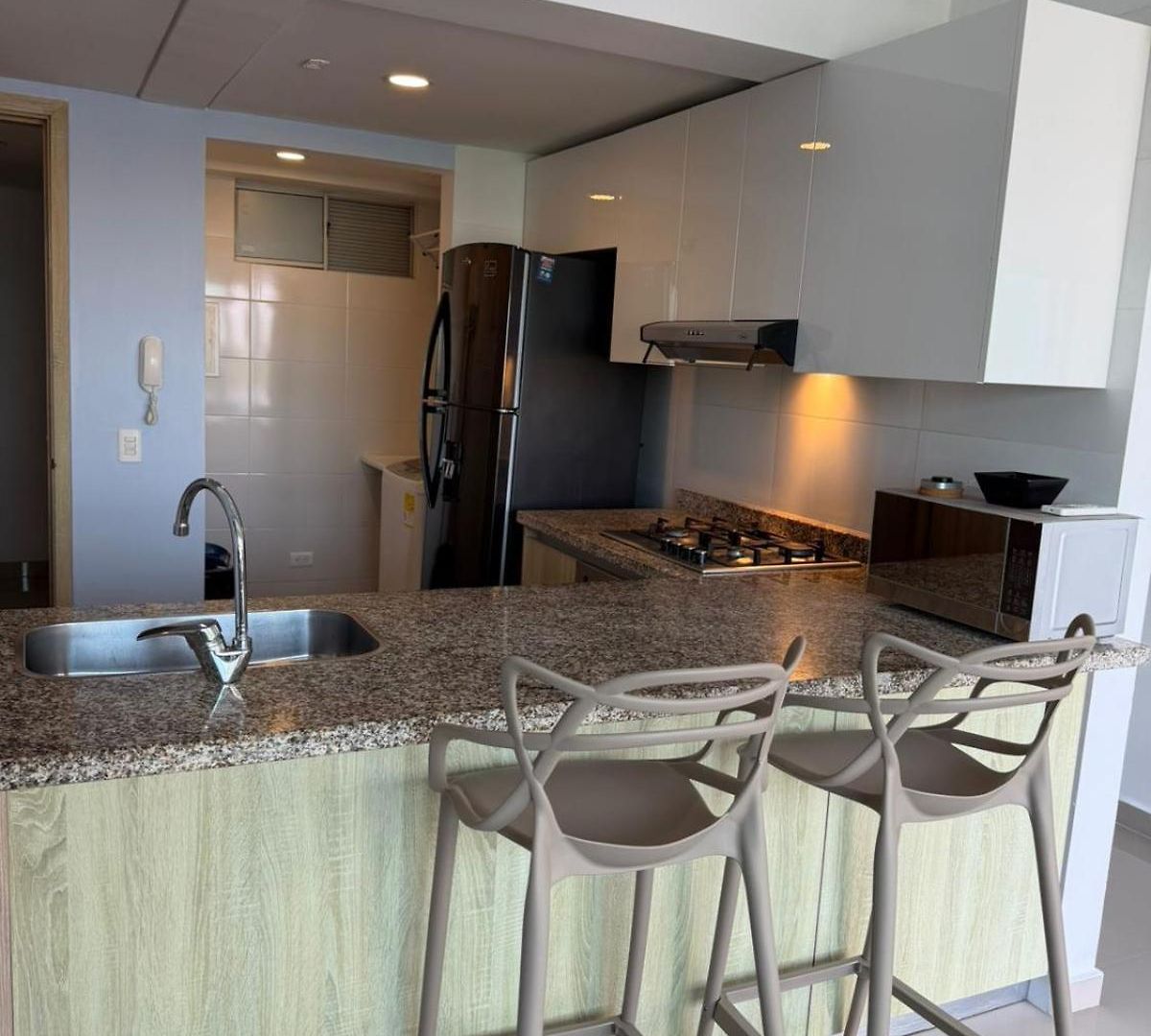 Apartamento De Tres Alcobas *