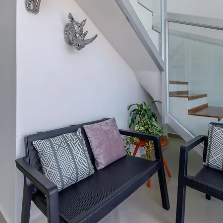 Apartment De Tres Alcobas *